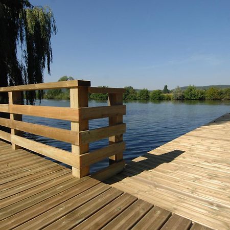 Saint-Pierre-la-Garenne Les Canisses מראה חיצוני תמונה